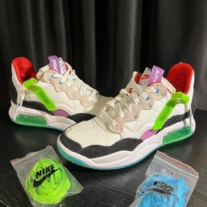 Women’s size 10 Jordan MA2